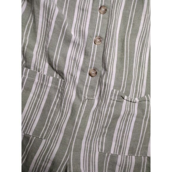 White fawn girls green‎ pinstripe romper size medium - Picture 2 of 5